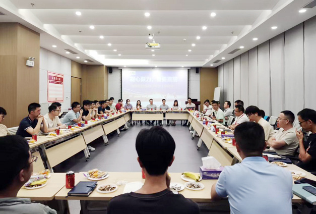 凝(ning)心聚(ju)力(li)，奮勇直前(qian)：儲能(néng)事業部(bu)2025年(nian)員(yuan)工(gong)座談會圓滿舉行